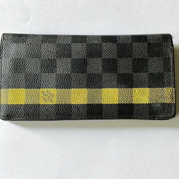 Louis Vuitton Brazza Damier Graphite Yellow Stripe Wallet- FLAWED GEM - Picture 1 of 13